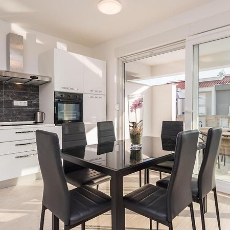 Sara Luxury Apartment With A Pool Novalja Dış mekan fotoğraf